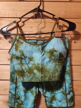 Womens Victoria Secret Activewear Set Size Medium NWT/NWOT